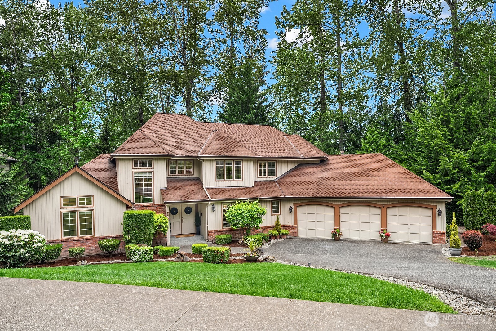 275 Mt Quay Drive NW