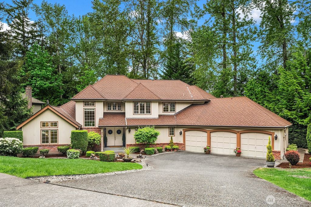 Photo of 275 Mt Quay Drive NW, Issaquah, WA 98027 (MLS # 2520435)