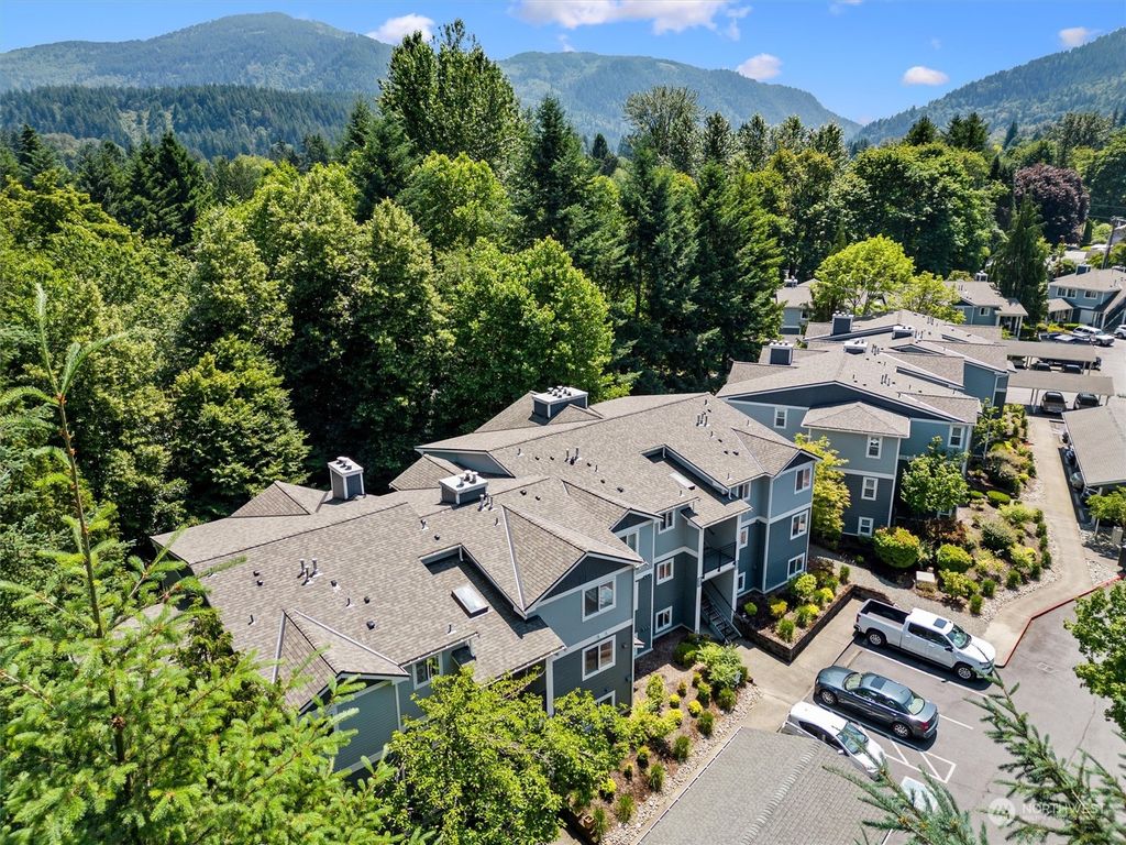Photo of 250 NW Dogwood Street #D302, Issaquah, WA 98027 (MLS # 2130198)