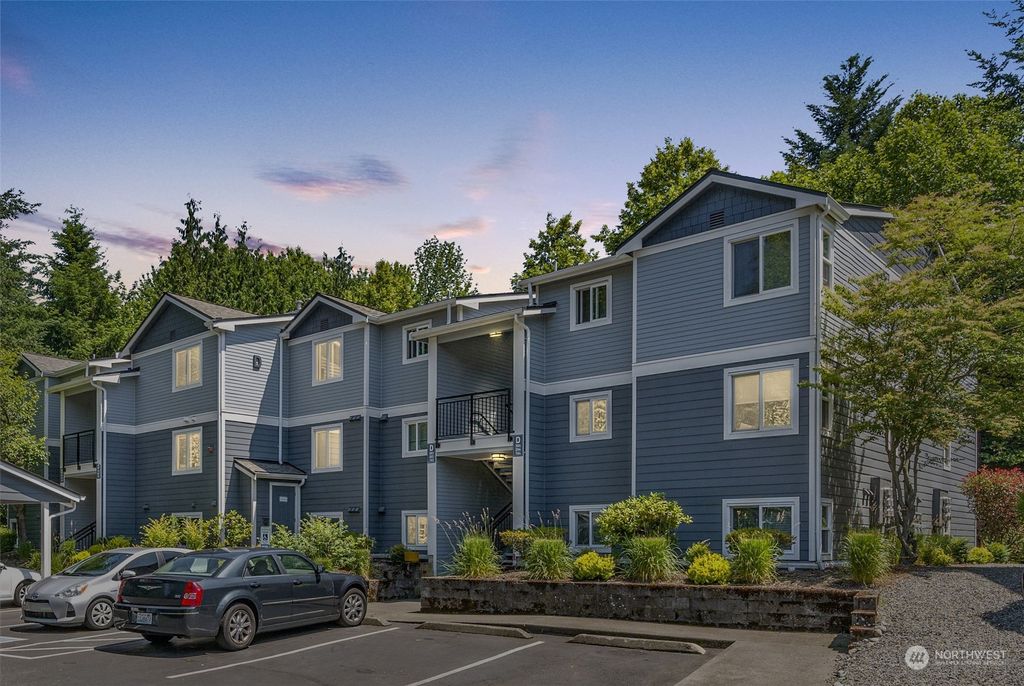 Photo of 250 NW Dogwood Street #D302, Issaquah, WA 98027 (MLS # 2130198)