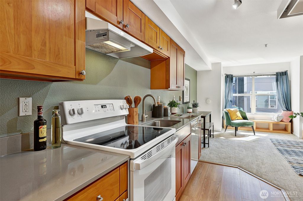 Photo of 425 Vine Street #626, Seattle, WA 98121 (MLS # 2433422)