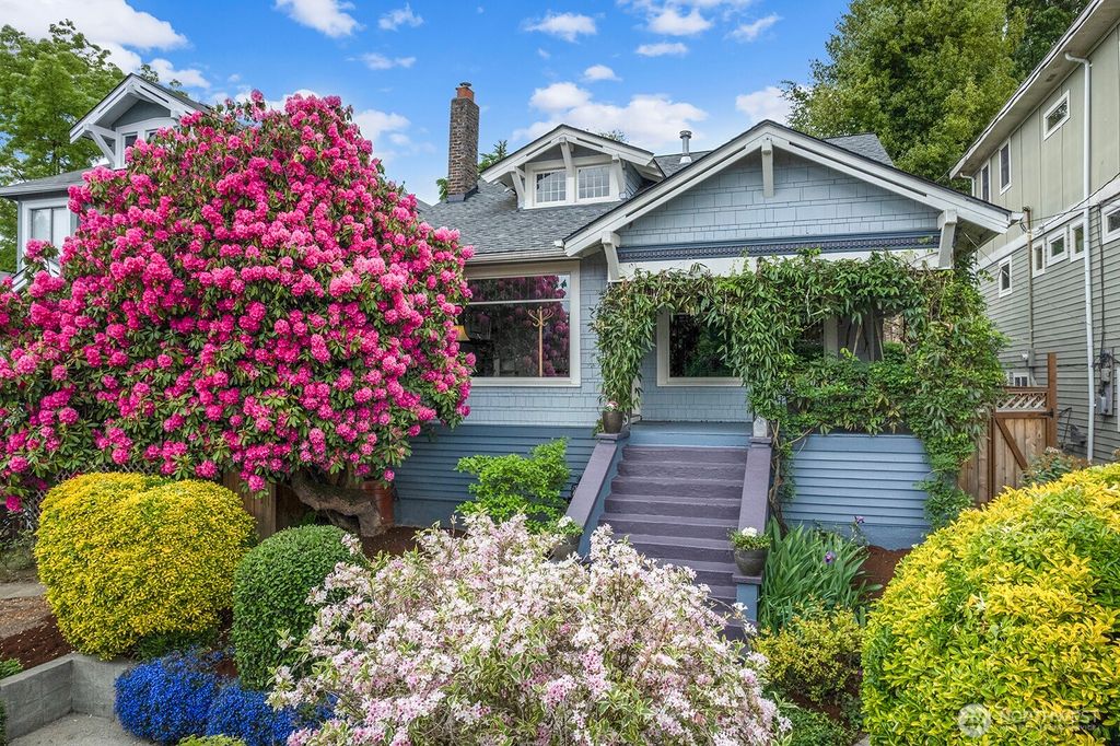 Photo of 934 30th Avenue, Seattle, WA 98122 (MLS # 2520894)