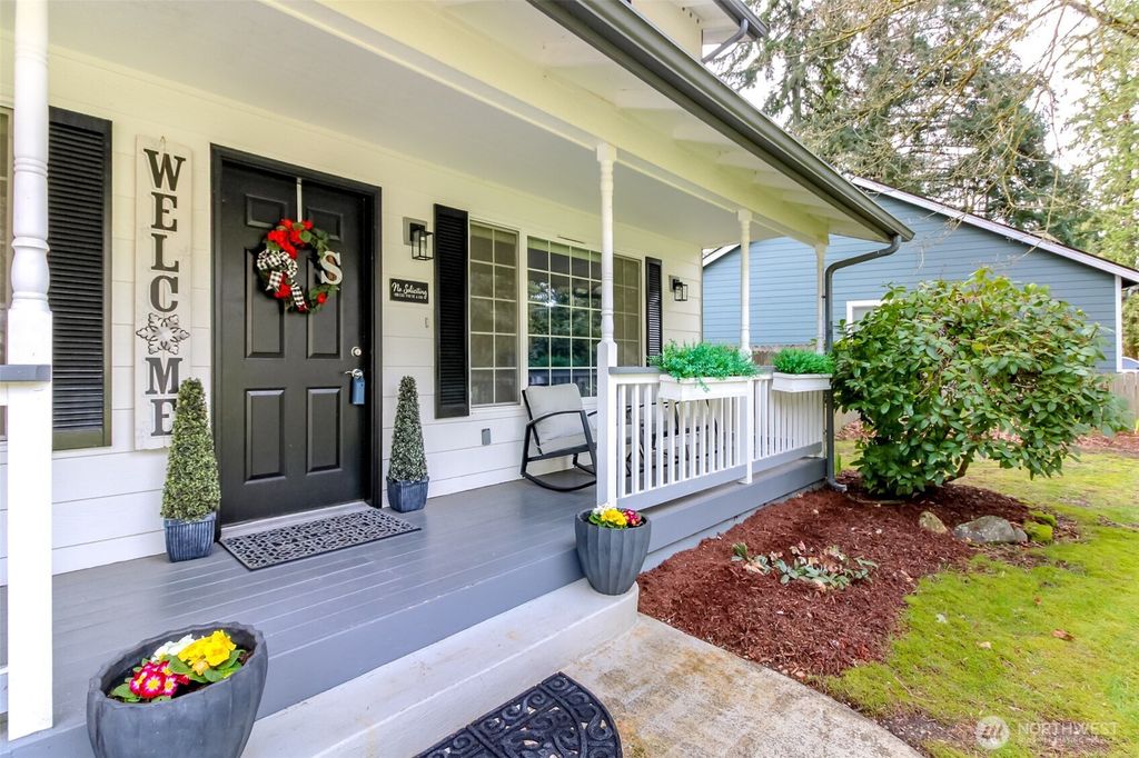 Photo of 15428 Westshore Drive SE, Yelm, WA 98597 (MLS # 2493694)