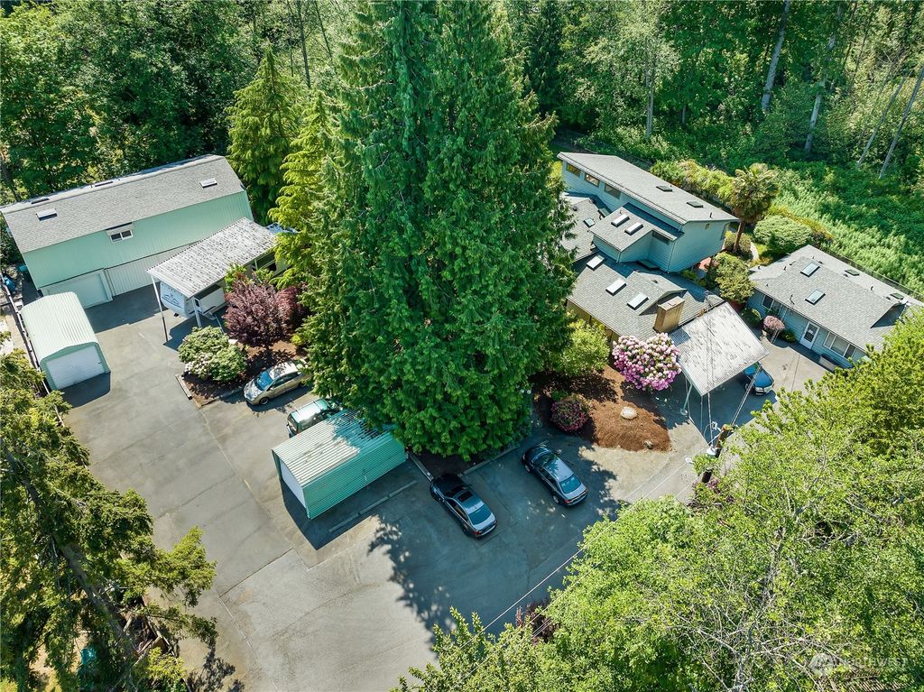 Photo of 13822 Beverly Park Road, Lynnwood, WA 98087 (MLS # 2064814)