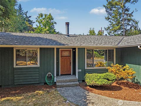 Photo of 14205 154th Avenue SE, Renton, WA 98059 (MLS # 2571980)