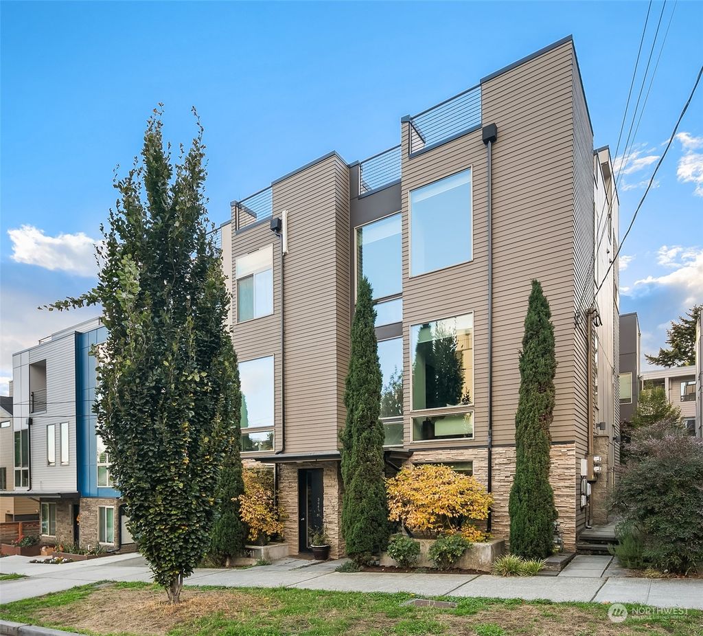 Photo of 3643 Dayton Avenue N, Seattle, WA 98103 (MLS # 2300864)