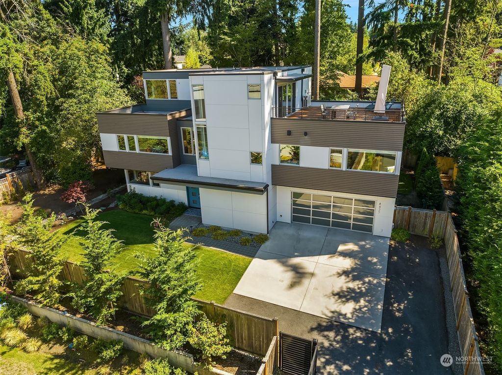 Photo of 8435 SE 36th Street, Mercer Island, WA 98040 (MLS # 2144199)