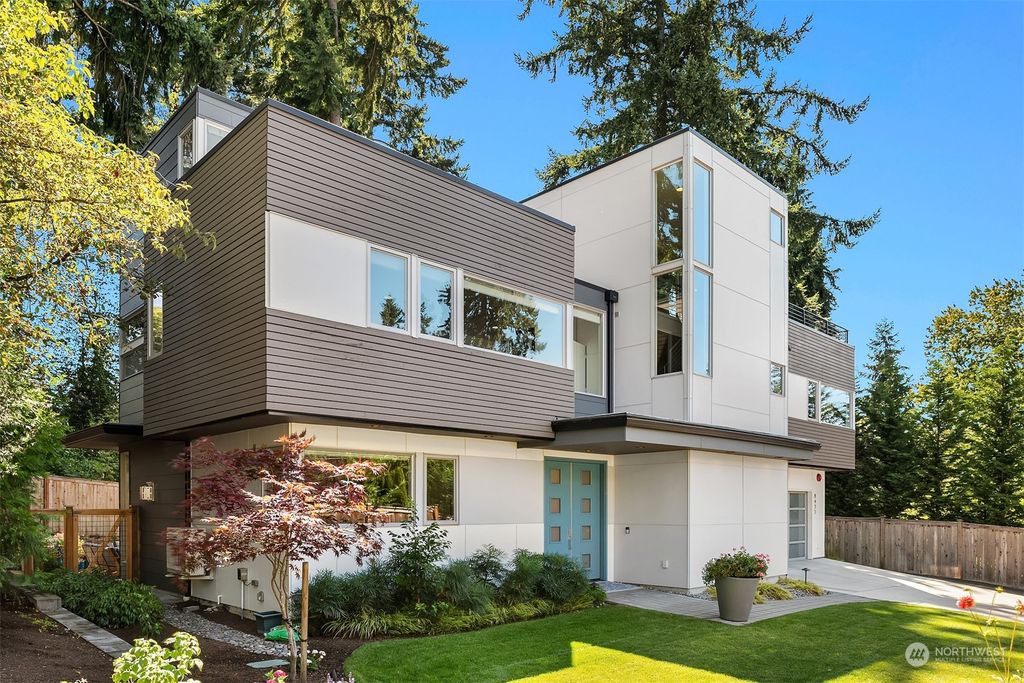 Photo of 8435 SE 36th Street, Mercer Island, WA 98040 (MLS # 2144199)