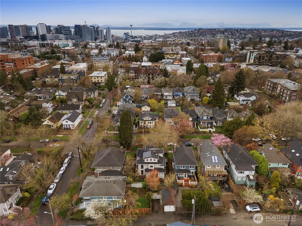 Photo of 408 17th Avenue E, Seattle, WA 98112 (MLS # 2351895)