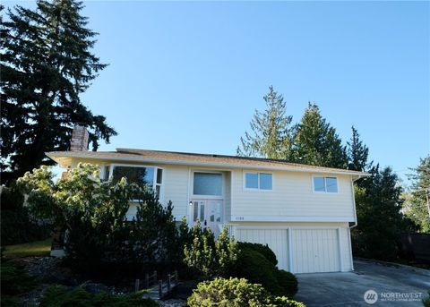 Photo of 1305 Hollis Street, Bremerton, WA 98310 (MLS # 2504800)