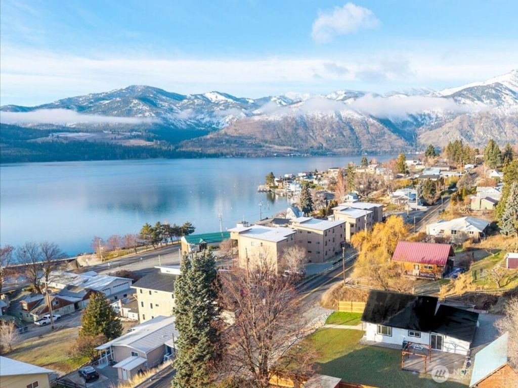 Photo of 124 Boetzkes Avenue, Manson, WA 98831 (MLS # 2465202)