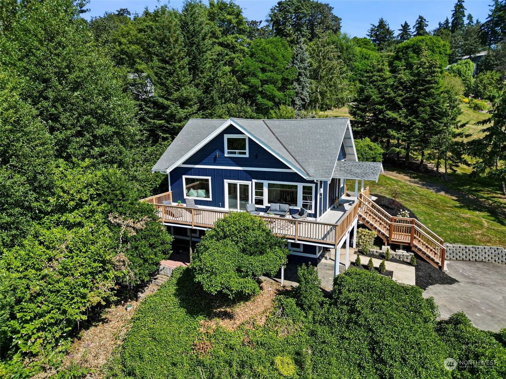 Photo of 30420 28th Avenue SW, Federal Way, WA 98023 (MLS # 2172315)