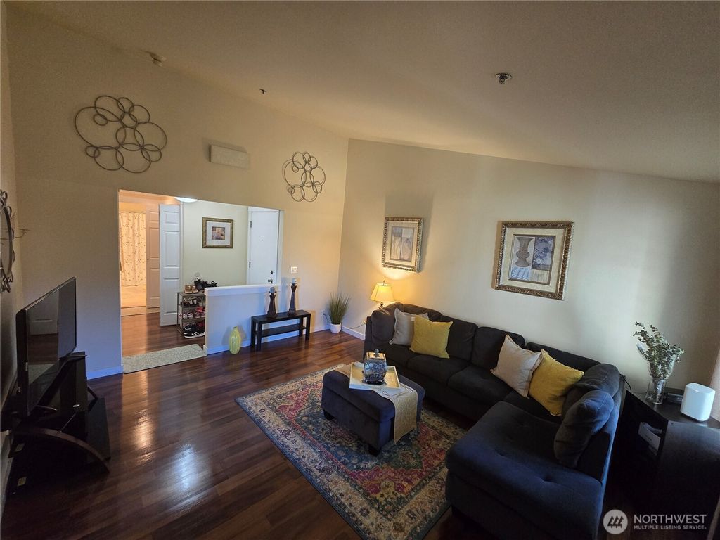 Photo of 1840 S 284th Lane #H-204, Federal Way, WA 98003 (MLS # 2420337)
