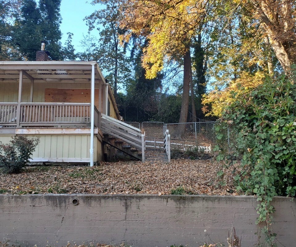 911 Allen Drive