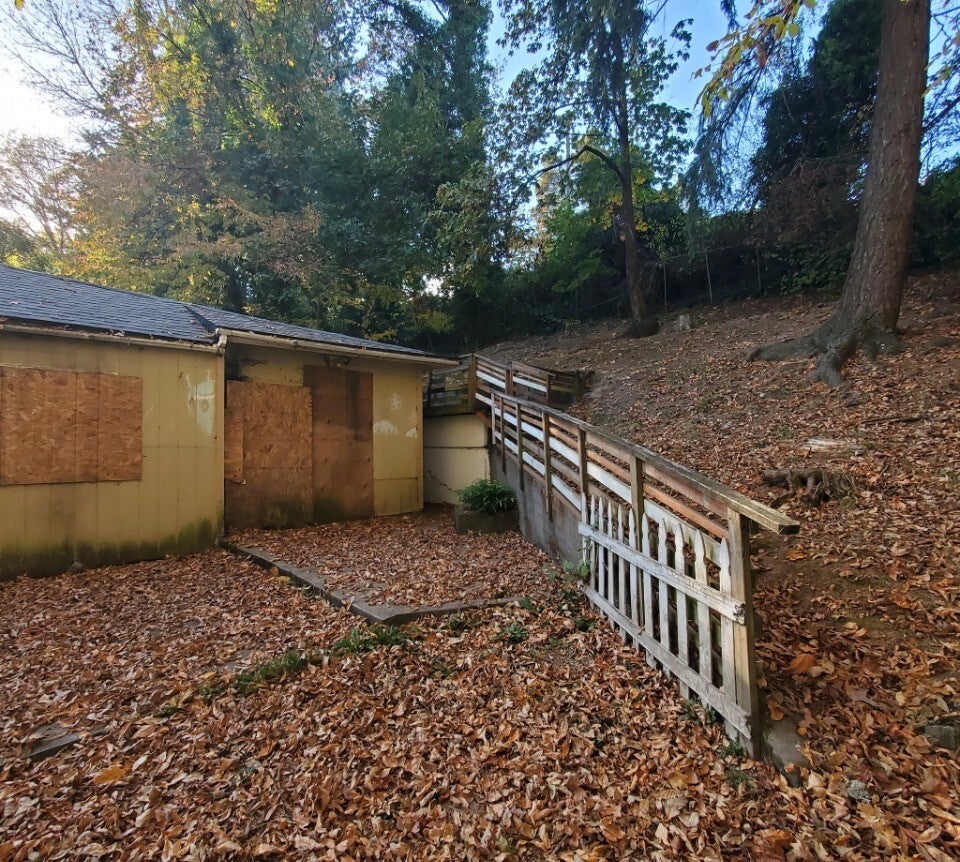 911 Allen Drive