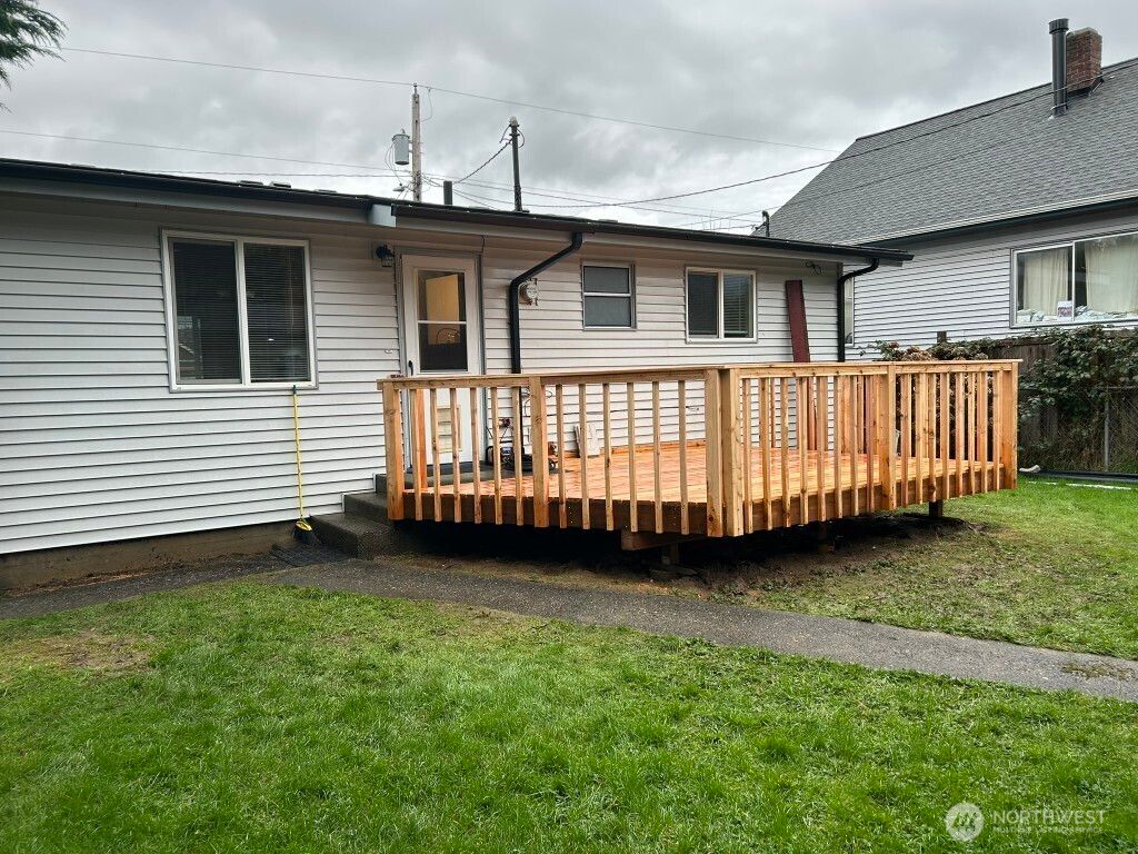 Photo of 418 Williams Avenue N, Renton, WA 98057 (MLS # 2496271)