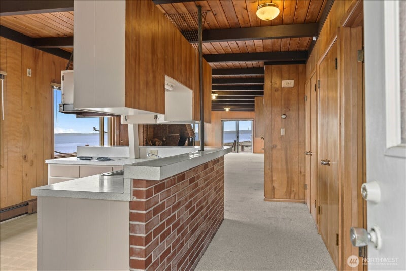 1085 Rockaway Lane