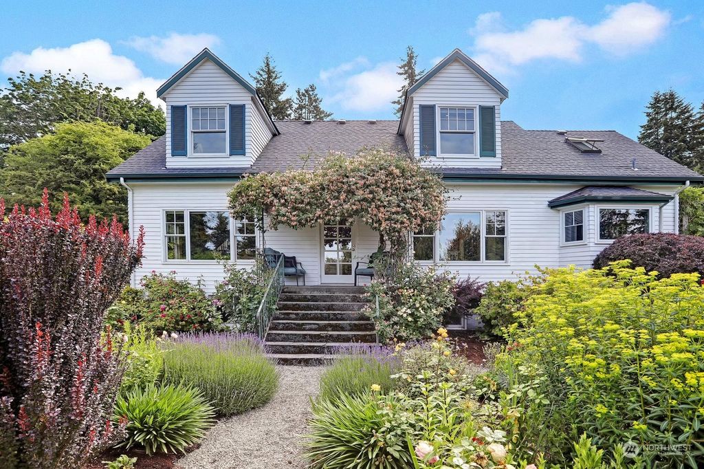 Photo of 7219 Soundview Drive, Edmonds, WA 98026 (MLS # 2127055)