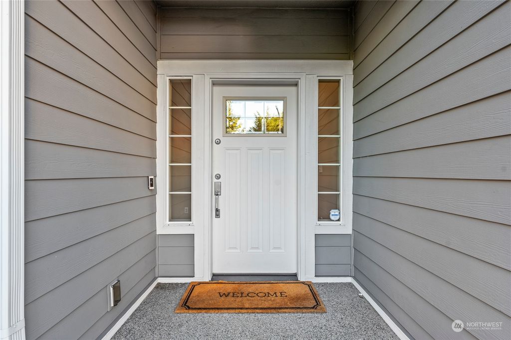 Photo of 35225 4th Place SW, Federal Way, WA 98023 (MLS # 2152517)