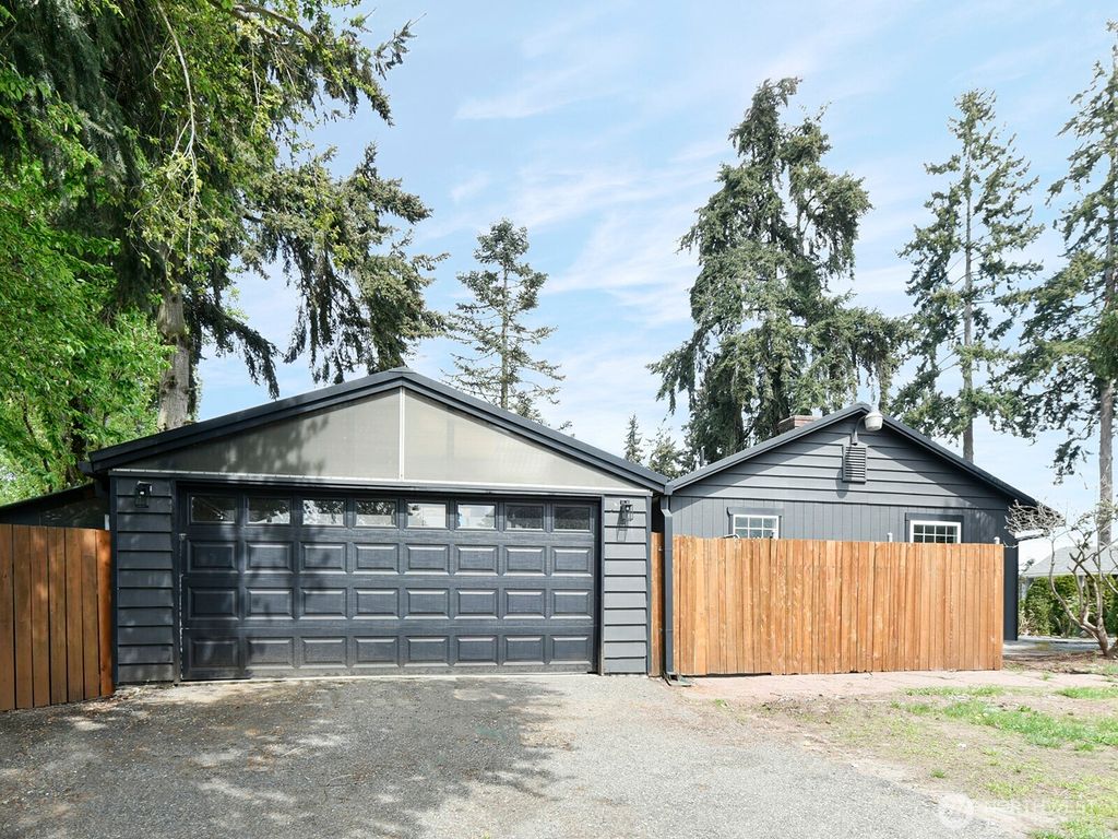 Photo of 35023 18th Avenue SW, Federal Way, WA 98023 (MLS # 2521045)