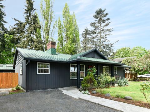 Photo of 35023 18th Avenue SW, Federal Way, WA 98023 (MLS # 2521045)