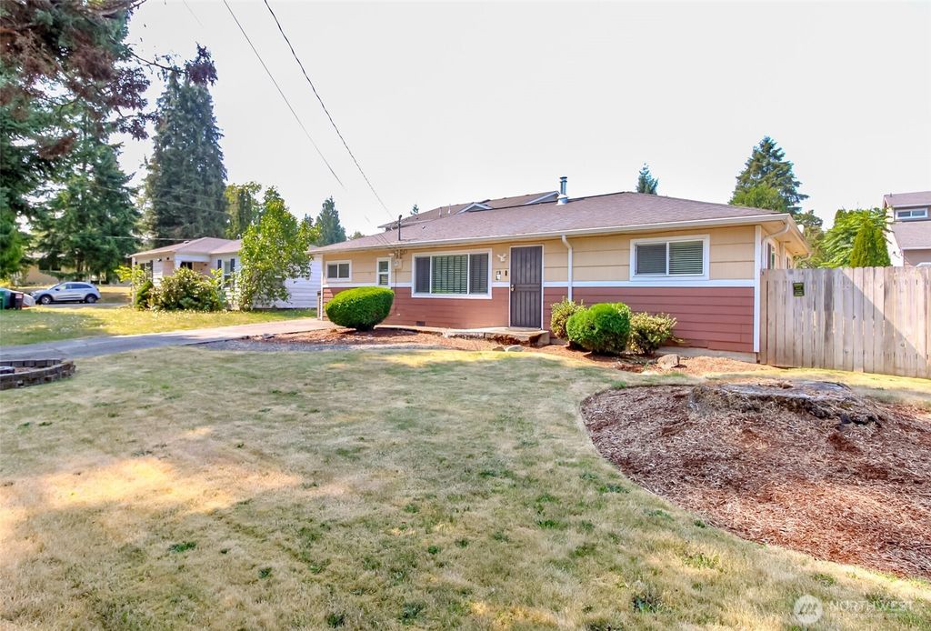 Photo of 17917 116th Avenue SE, Renton, WA 98058 (MLS # 2427444)