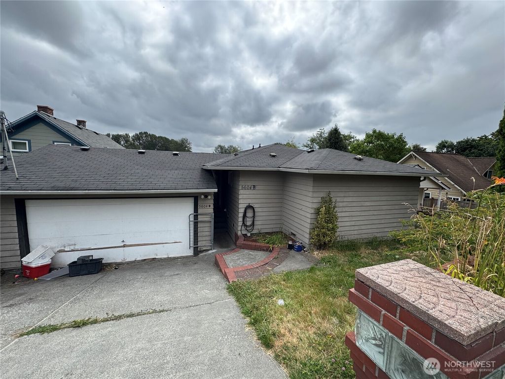 Photo of 5604 s 1st Avenue #B, Everett, WA 98203 (MLS # 2421291)