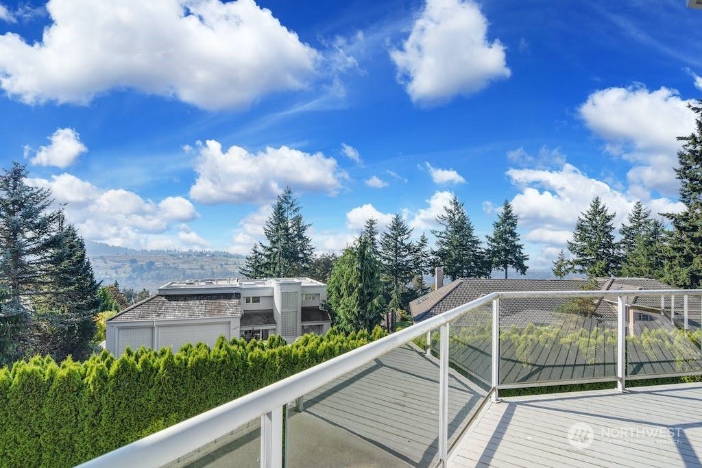Photo of 15460 SE 60th Place, Bellevue, WA 98006 (MLS # 2003975)