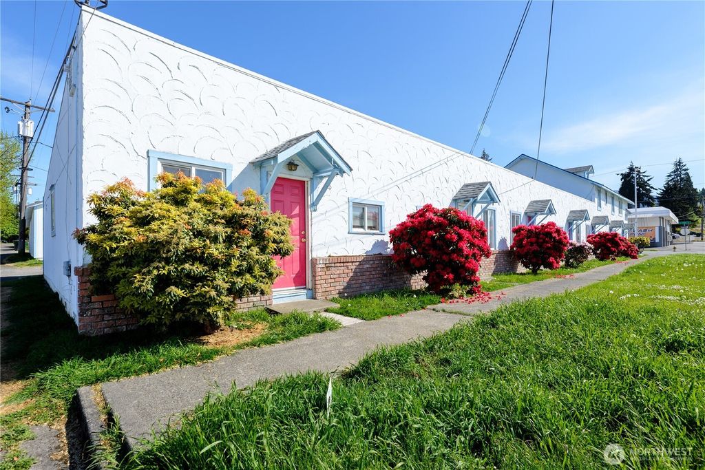 Photo of 201 E Liberty Street, Port Angeles, WA 98362 (MLS # 2522985)