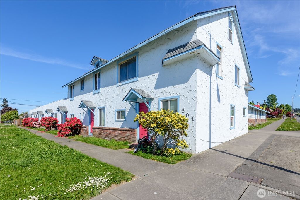Photo of 201 E Liberty Street, Port Angeles, WA 98362 (MLS # 2522985)