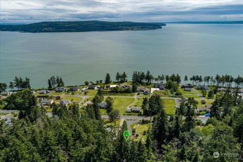 A home in Oak Harbor