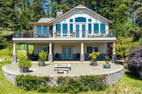 A home in Oak Harbor