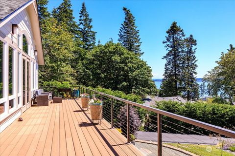 A home in Oak Harbor