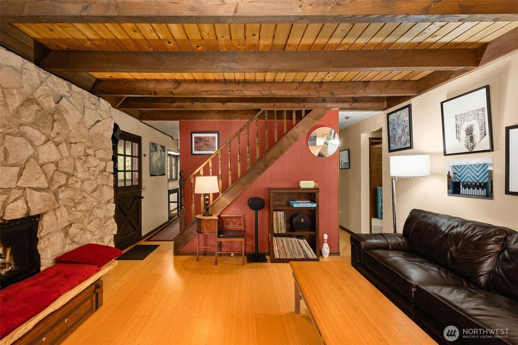 Photo of 10911 Renton Issaquah Road SE, Issaquah, WA 98027 (MLS # 2549370)