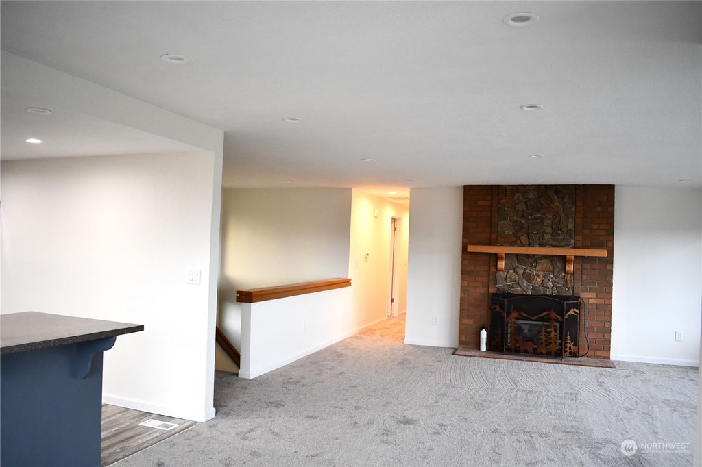 Photo of 3325 Scenic Drive SE, Auburn, WA 98092 (MLS # 2024341)