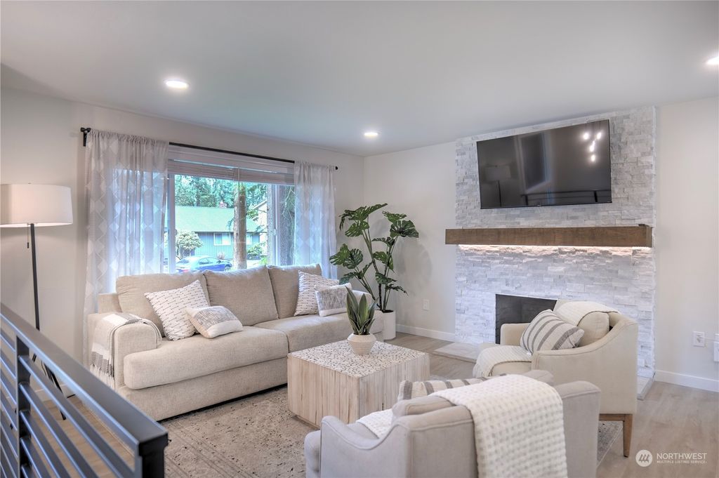 Photo of 14106 125th Place NE, Kirkland, WA 98034 (MLS # 2039781)