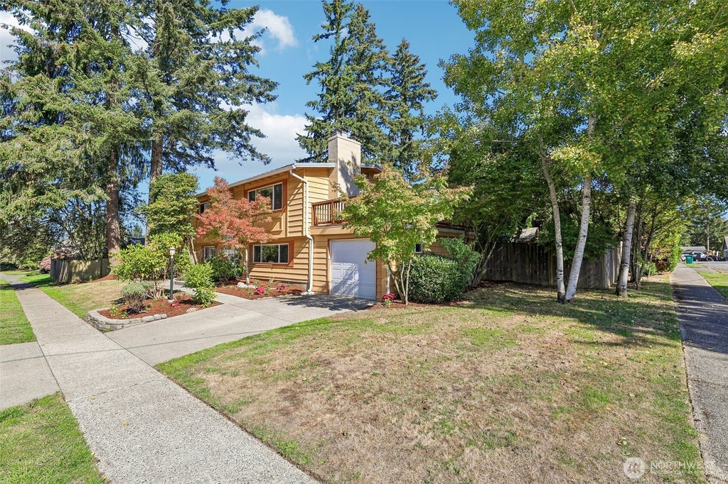 Photo of 5508 155th Avenue NE, Redmond, WA 98052 (MLS # 2589582)
