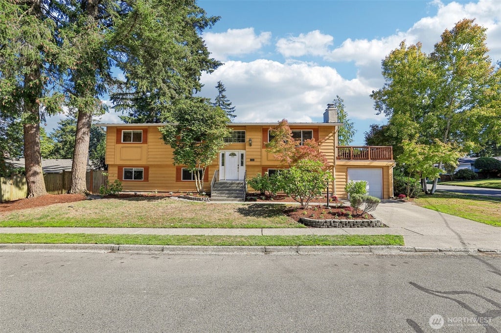 Photo of 5508 155th Avenue NE, Redmond, WA 98052 (MLS # 2589582)