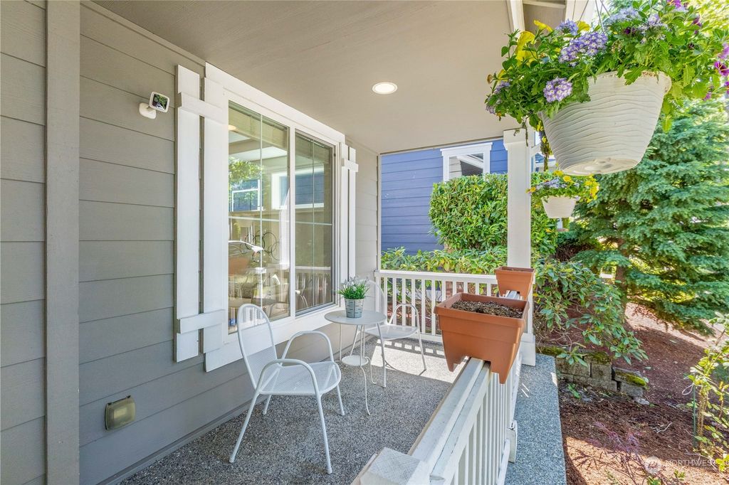 Photo of 2484 30th Avenue NE, Issaquah, WA 98029 (MLS # 2253218)
