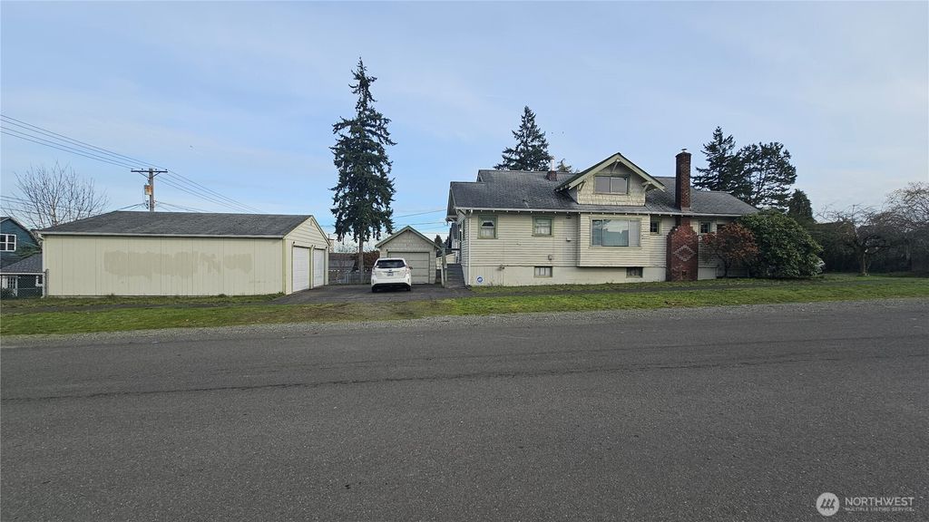 Photo of 423 S 34th Street, Tacoma, WA 98418 (MLS # 2467047)