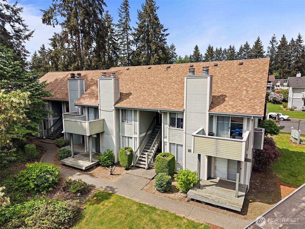 Photo of 111 S 340th Street #Unit F, Federal Way, WA 98003 (MLS # 2520974)