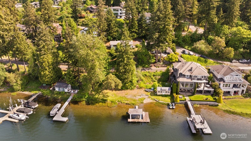 3027 E Lake Sammamish Parkway SE