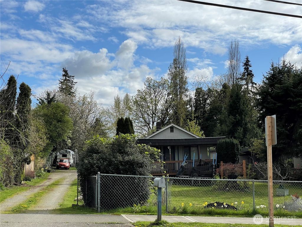 Photo of 6625 S 124th Street, Seattle, WA 98178 (MLS # 2357481)
