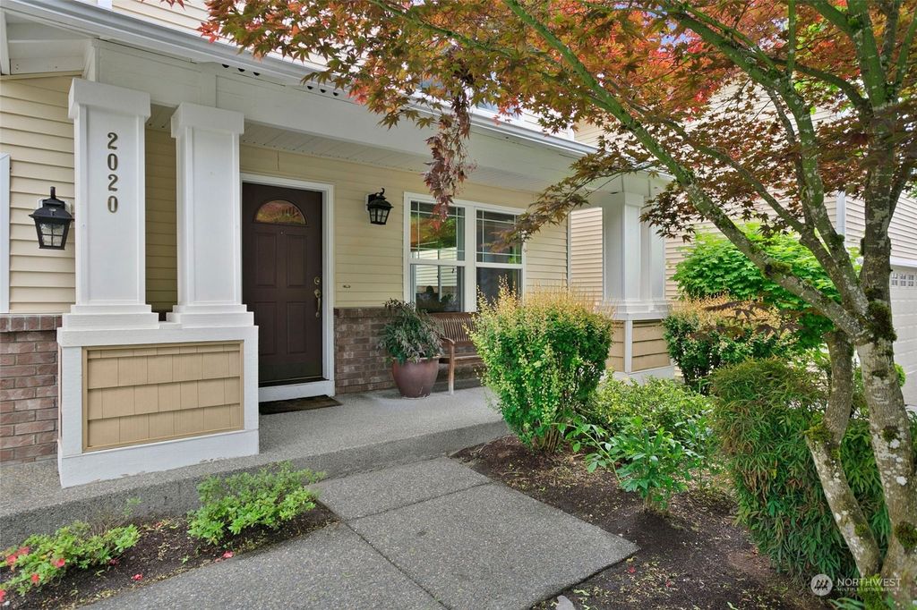 Photo of 2020 250th Place SE, Sammamish, WA 98075 (MLS # 2069311)