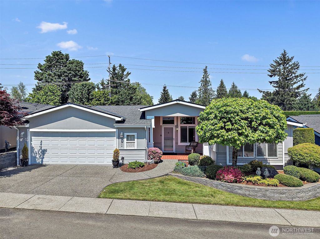 Photo of 21804 SE 272nd Place, Maple Valley, WA 98038 (MLS # 2531720)