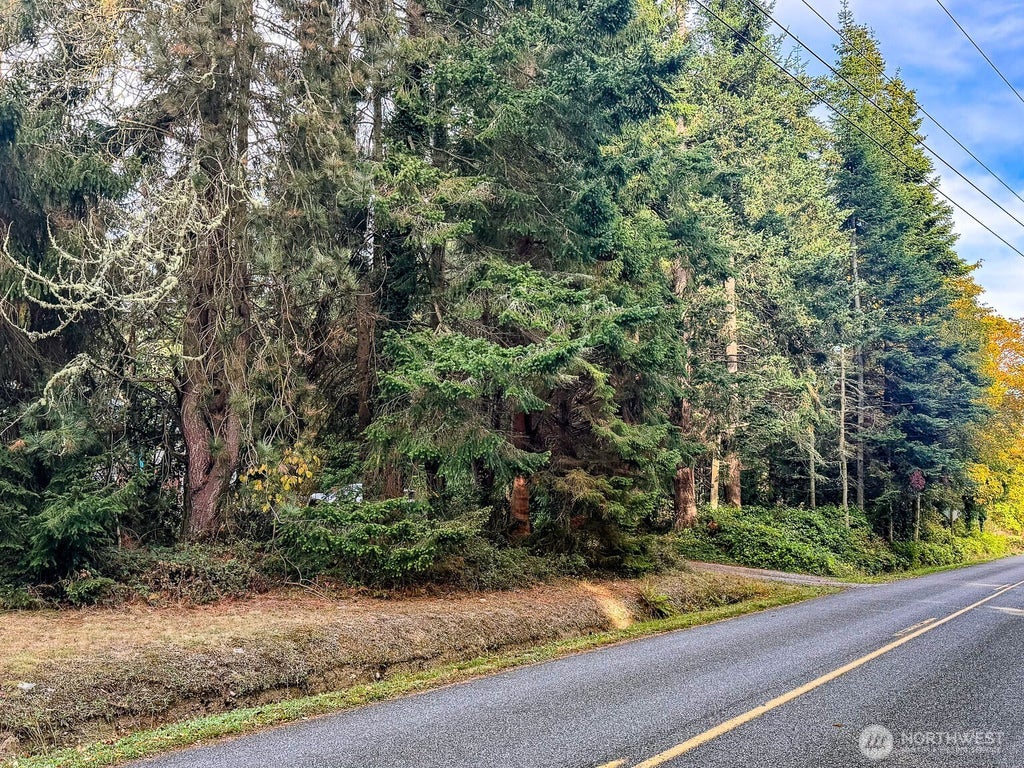 Photo of 1321 E Marrowstone Road, Nordland, WA 98358 (MLS # 2591351)