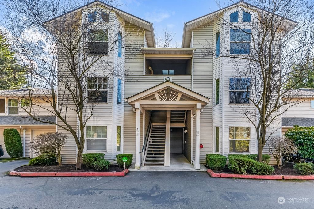 Photo of 2001 120th Place SE #8-203, Everett, WA 98208 (MLS # 2040829)