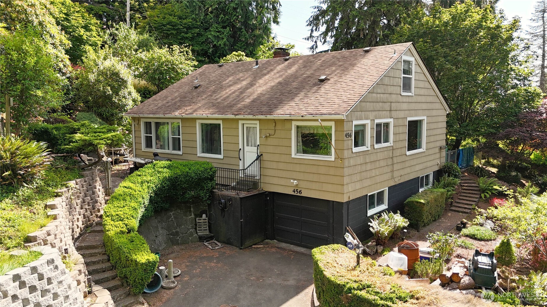 456 Upper Grand Avenue