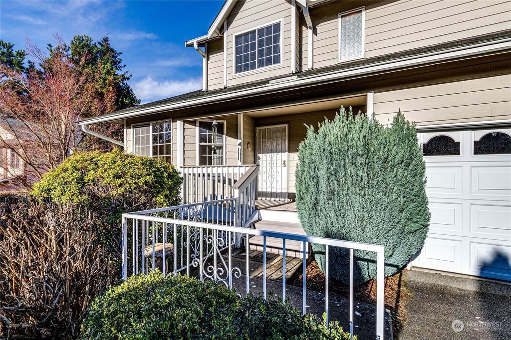 Photo of 13042 35th Avenue NE, Seattle, WA 98125 (MLS # 2027356)