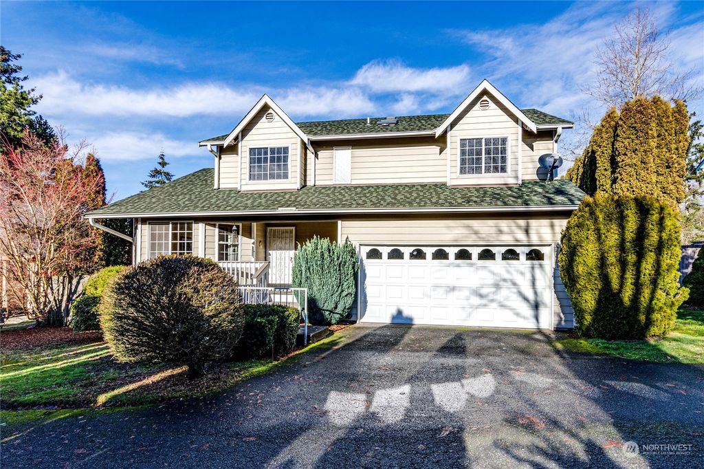 Photo of 13042 35th Avenue NE, Seattle, WA 98125 (MLS # 2027356)